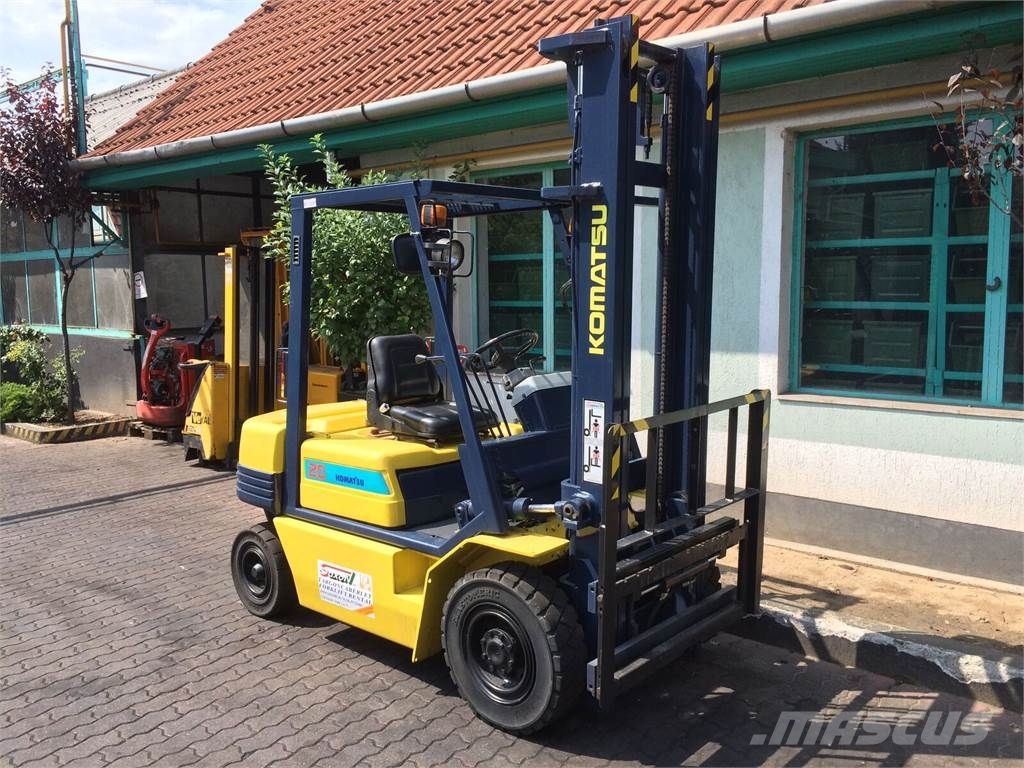 Komatsu FD20T-11E V -1989 Chariots diesel