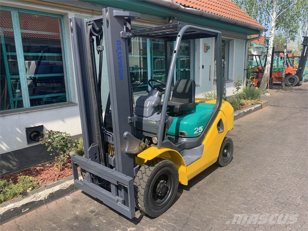 Komatsu FD25T-16R NXT V-3270 OL Dieselmotviktstruckar