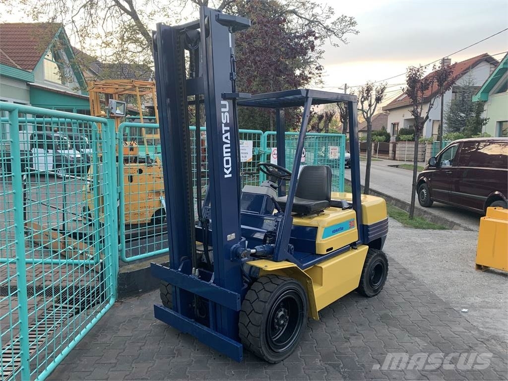 Komatsu FD30T-11E V-2942 OL Dieselmotviktstruckar