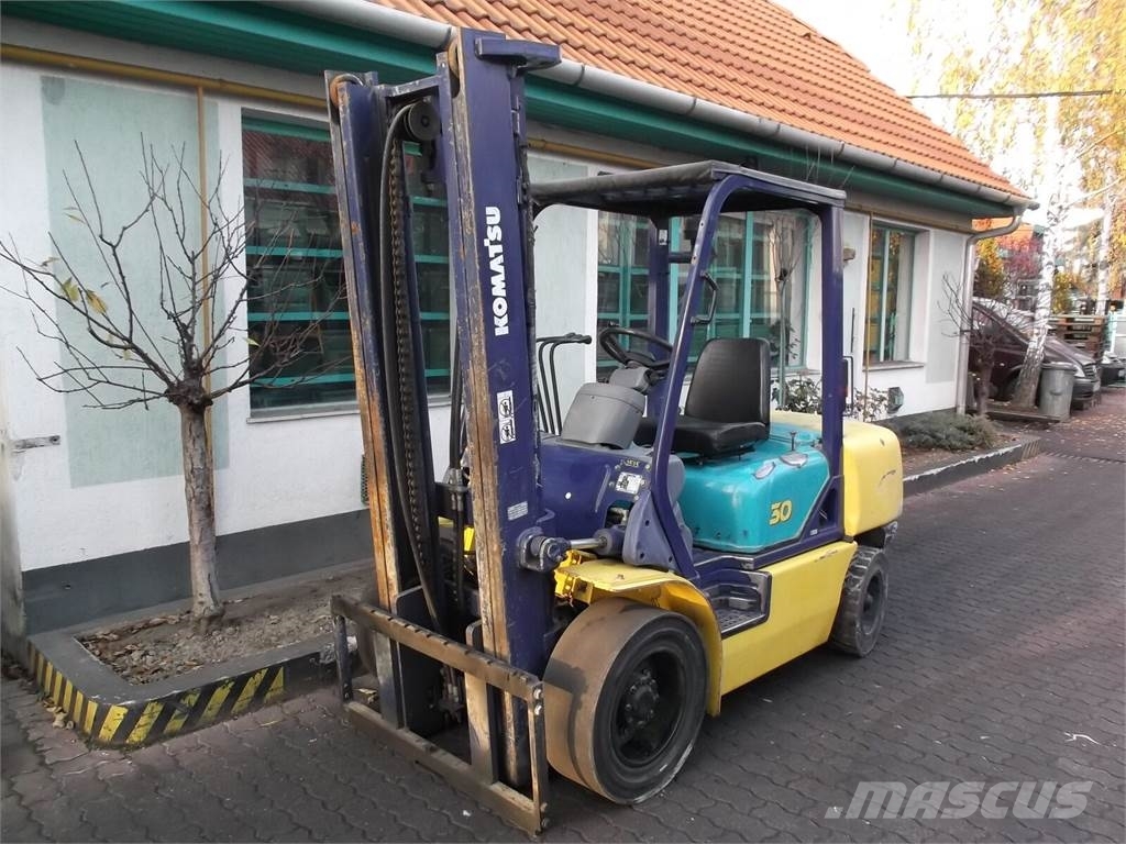 Komatsu FD30T-12 LEO V-2535 OL Chariots diesel