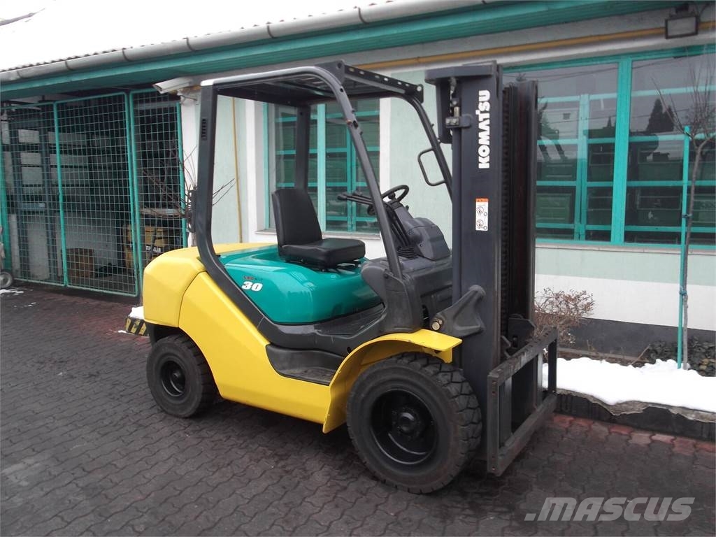 Komatsu FD30T-16R NXT+ V-2193 OL Chariots diesel
