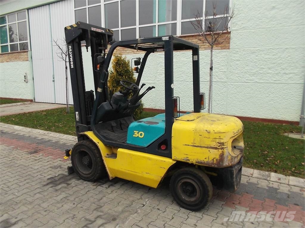 Komatsu FD30T-1E1 V-1038 Chariots diesel