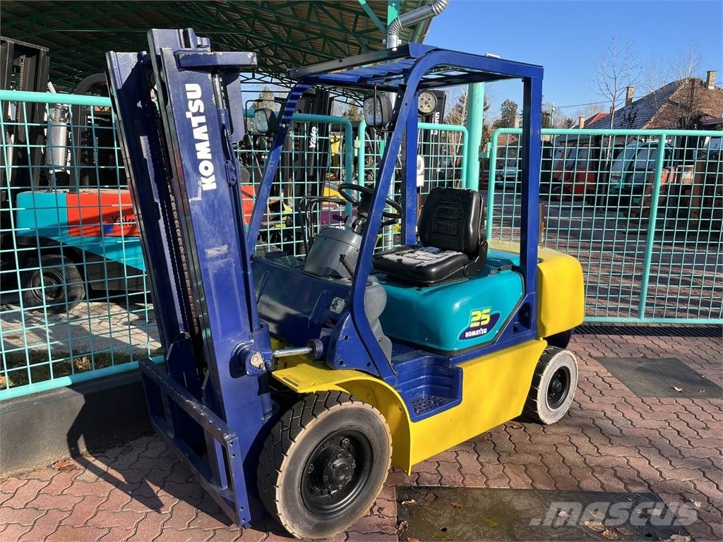 Komatsu FG25HT-12 LEO V-3915 Chariots GPL