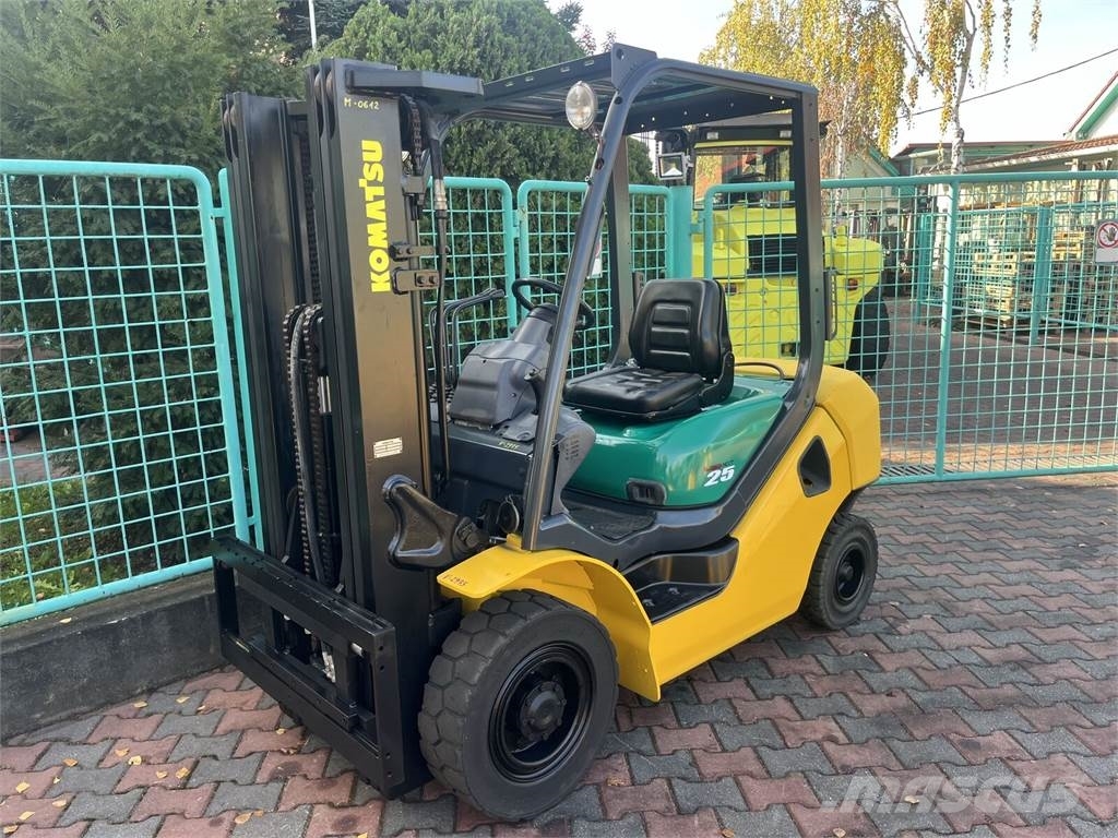 Komatsu FG25HT-16R V-2975 Chariots GPL