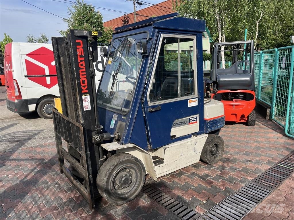 Komatsu FG25T-11 V-4072 FOR EXPORT ONLY Chariots GPL