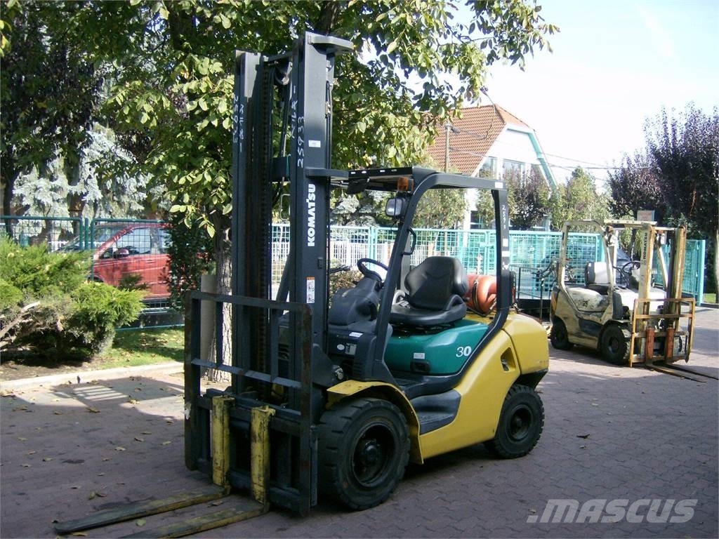 Komatsu FG30T-15 NXT V-2686 Chariots GPL