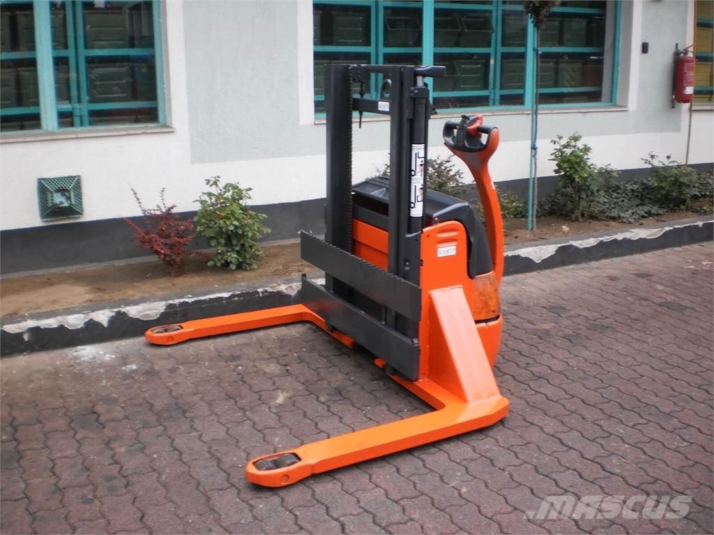 Linde L10AS /379/ SPEC WITH FORKS V-1977 Käsikäyttöiset pinoamisvaunut