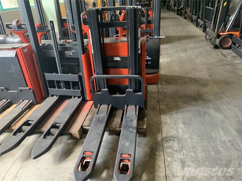 Linde L12 /141/ V-1393 Käsikäyttöiset pinoamisvaunut