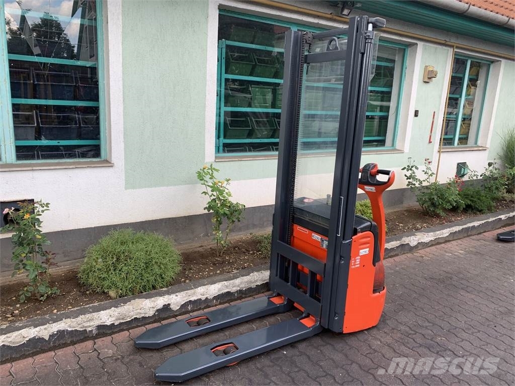 Linde L12 /379/ V-2963 Käsikäyttöiset pinoamisvaunut