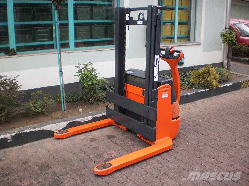 Linde L12/AS/379 WIDE/FORKS V-1051 Käsikäyttöiset pinoamisvaunut
