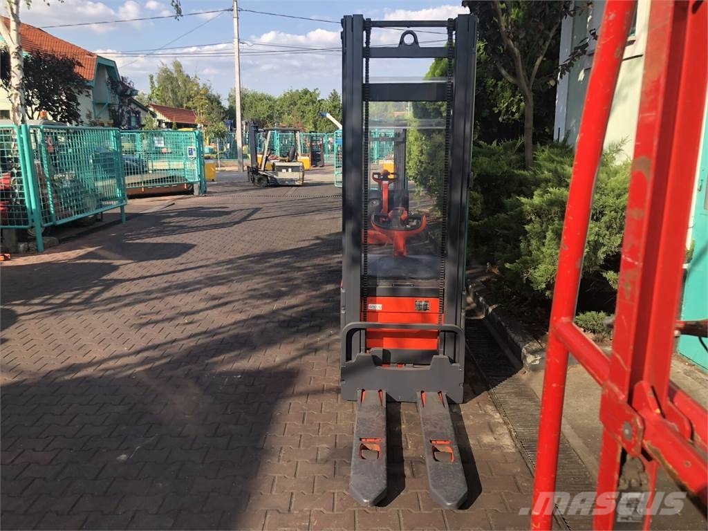 Linde L16 /372/ V-3220 Käsikäyttöiset pinoamisvaunut