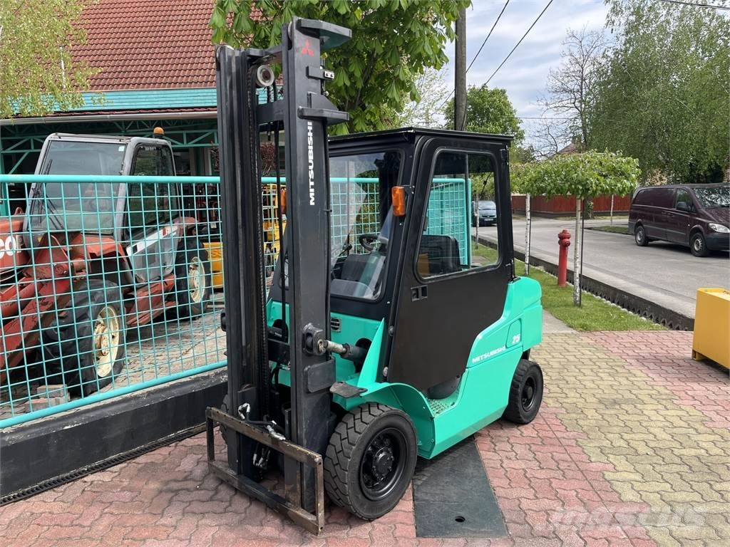 Mitsubishi FD25N V-3959 Dieselmotviktstruckar