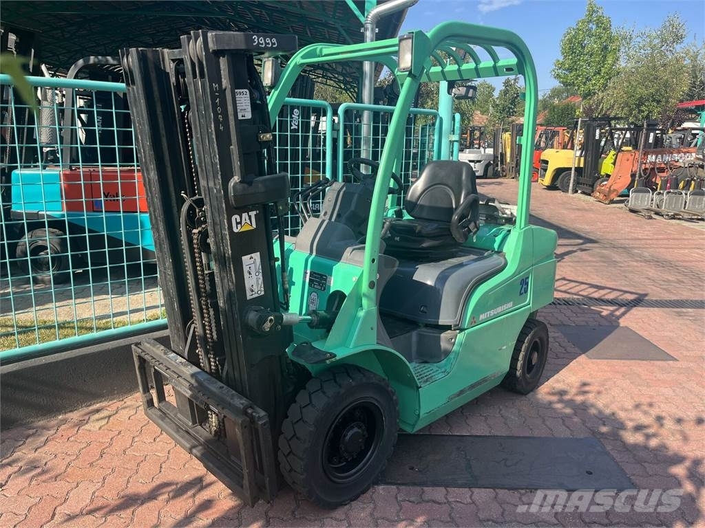 Mitsubishi FG25N V-3983 Gāzes autoiekrāvēji (LPG)
