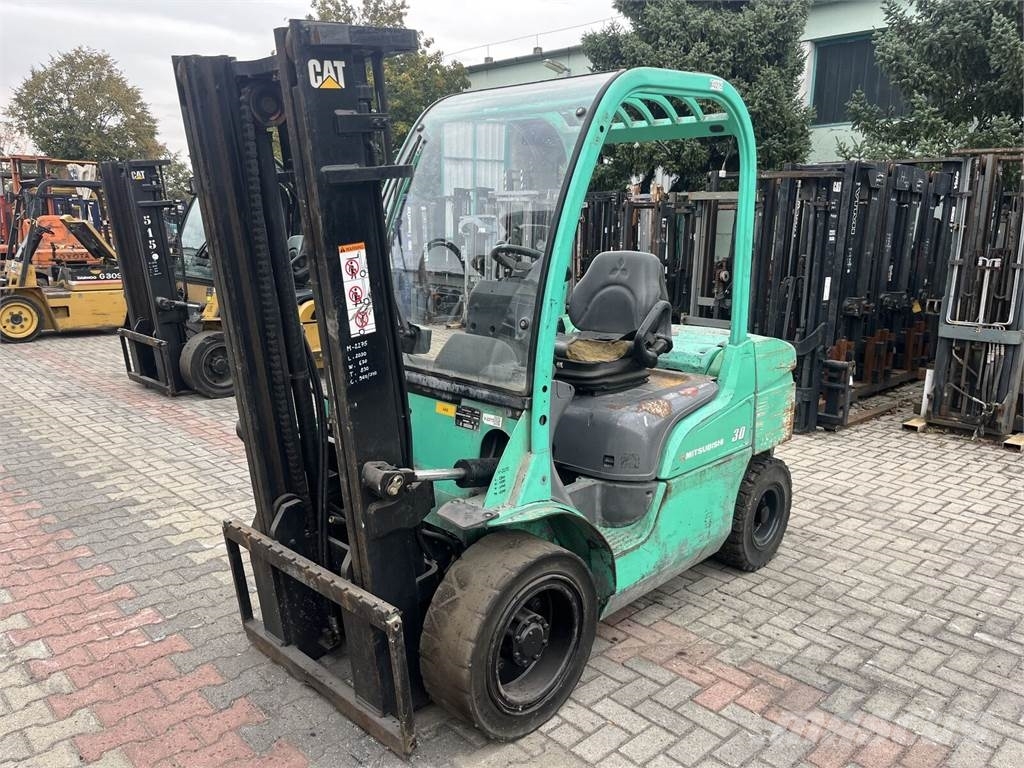Mitsubishi FG30N V-2275 OL Gāzes autoiekrāvēji (LPG)