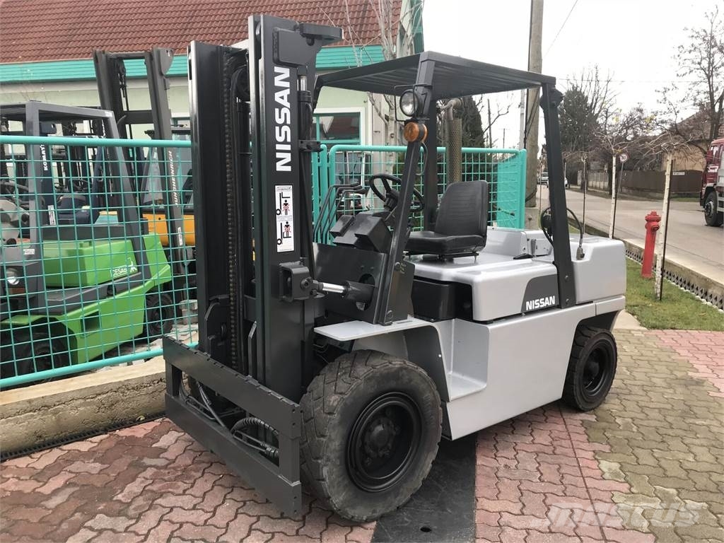 Nissan BGF03-A45U V-2974 OE Gas Stapler