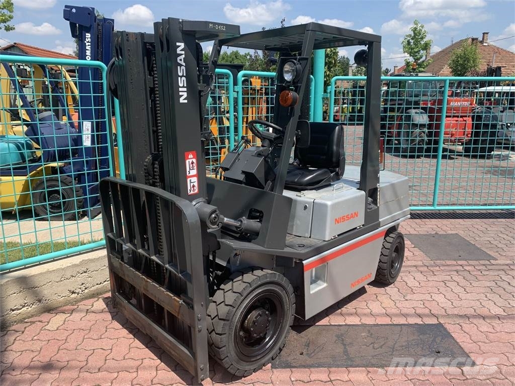 Nissan EH02A25U V-3427 Dieselmotviktstruckar