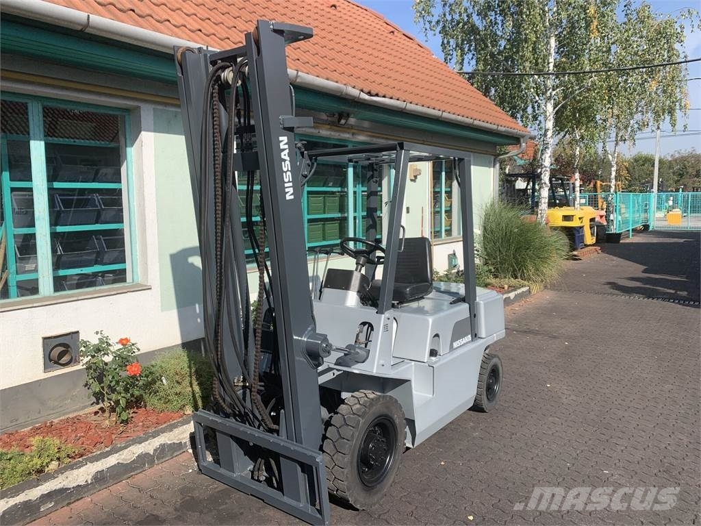 Nissan FJ02A-25 V-3465 Dieselmotviktstruckar
