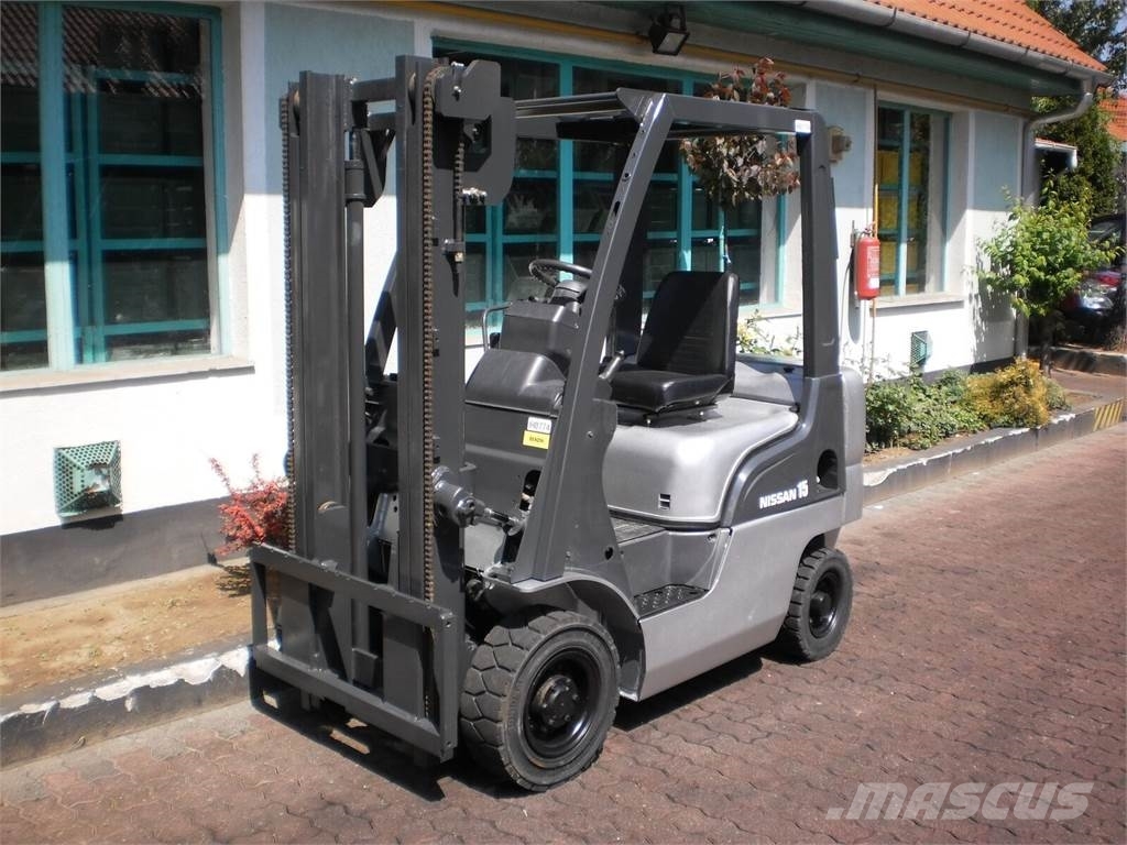 Nissan NL01-M15J V-2460 OL Gas Stapler