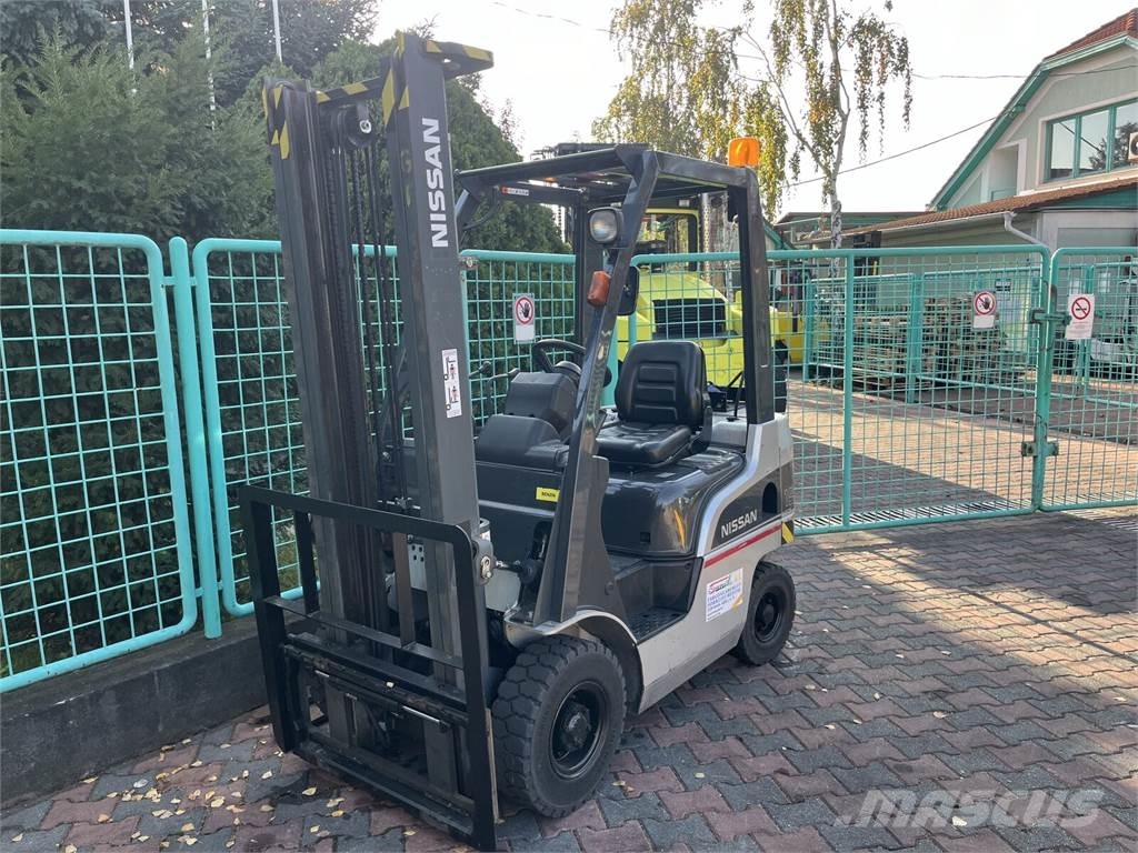 Nissan P1F1A15J /DEMO/ V-2037 Wózki LPG