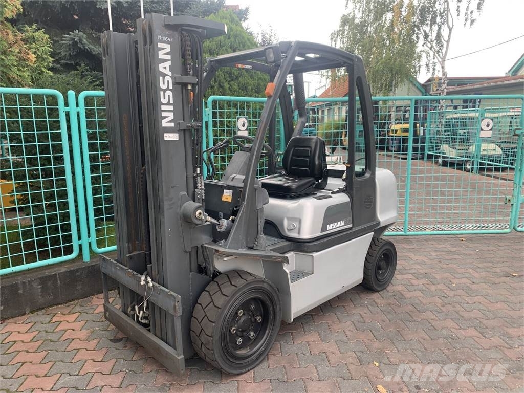 Nissan UG1D2A30L /SIMPLE/ V-2827 OL Gas Stapler