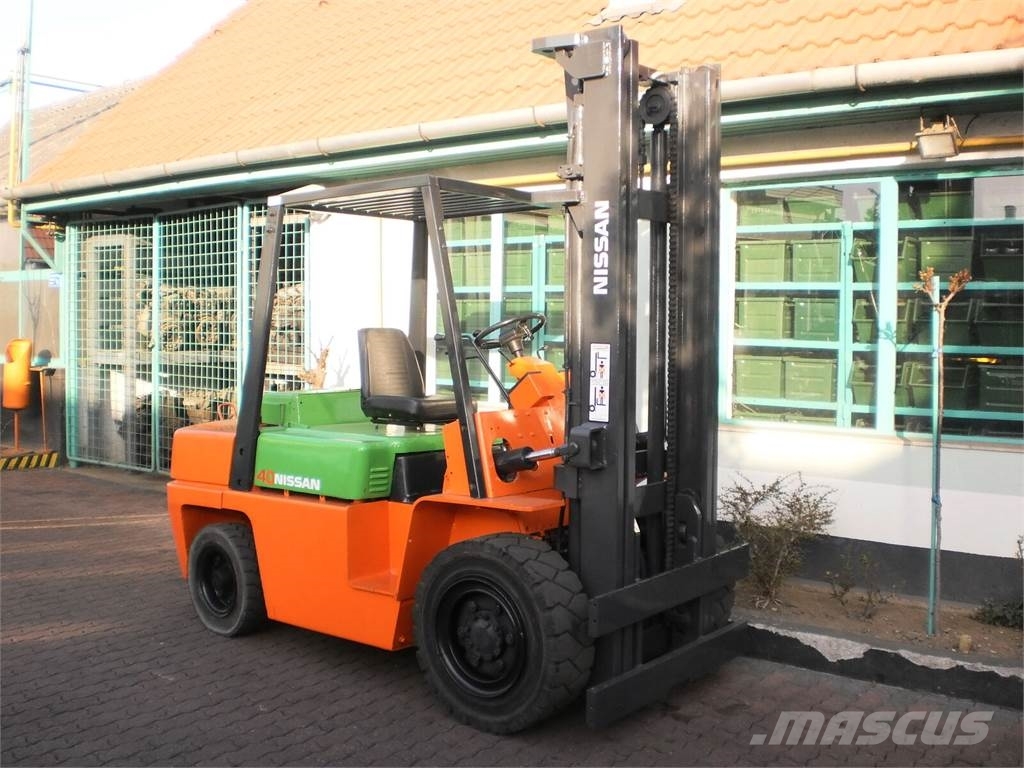 Nissan WGF03-A35U V-2322 Diesel heftrucks