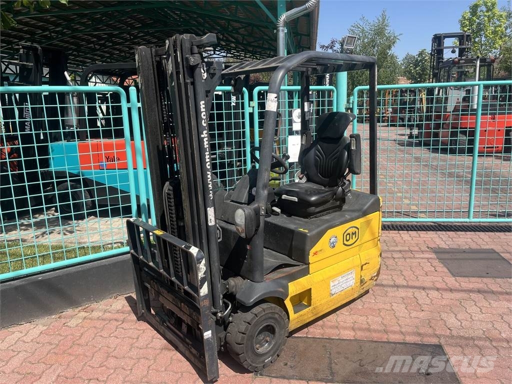 OM PIMESPO XE15 3AC V-4070 Električni viličari