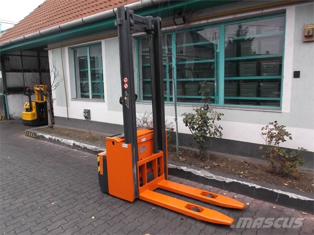 Steinbock Boss G12-350T (MIC) V-2356 (ONLY FOR EXPORT) Elektriskie palešu vilcēji