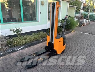 Still EGV 12 V-3941 Platform stackers
