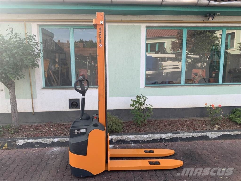 Still EGV12 V-3209 Platform stackers