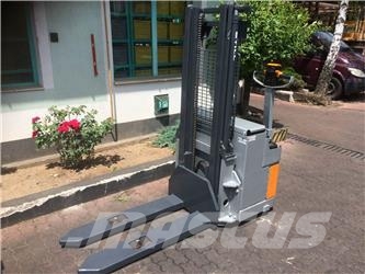 Still EGV1600 V-2674 Platform stackers