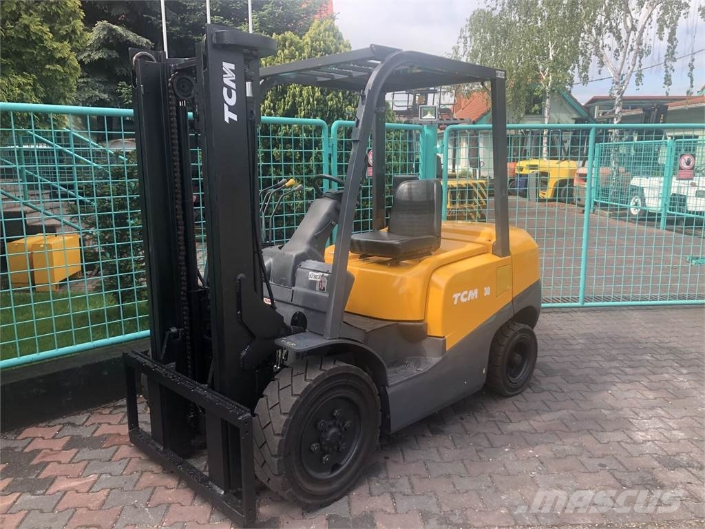 TCM FHD30T3A V-3030 디젤 지게차