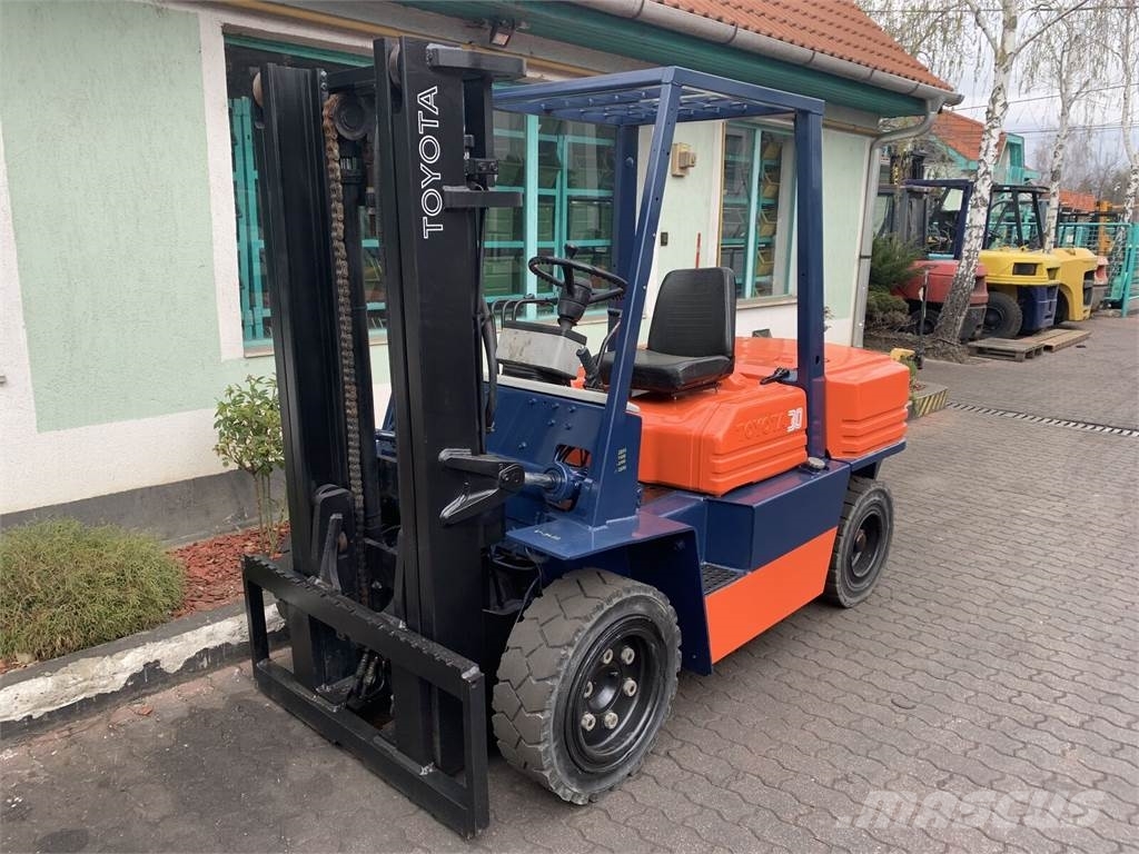Toyota 5FD35 /02/ V-3472 OE Dieselmotviktstruckar