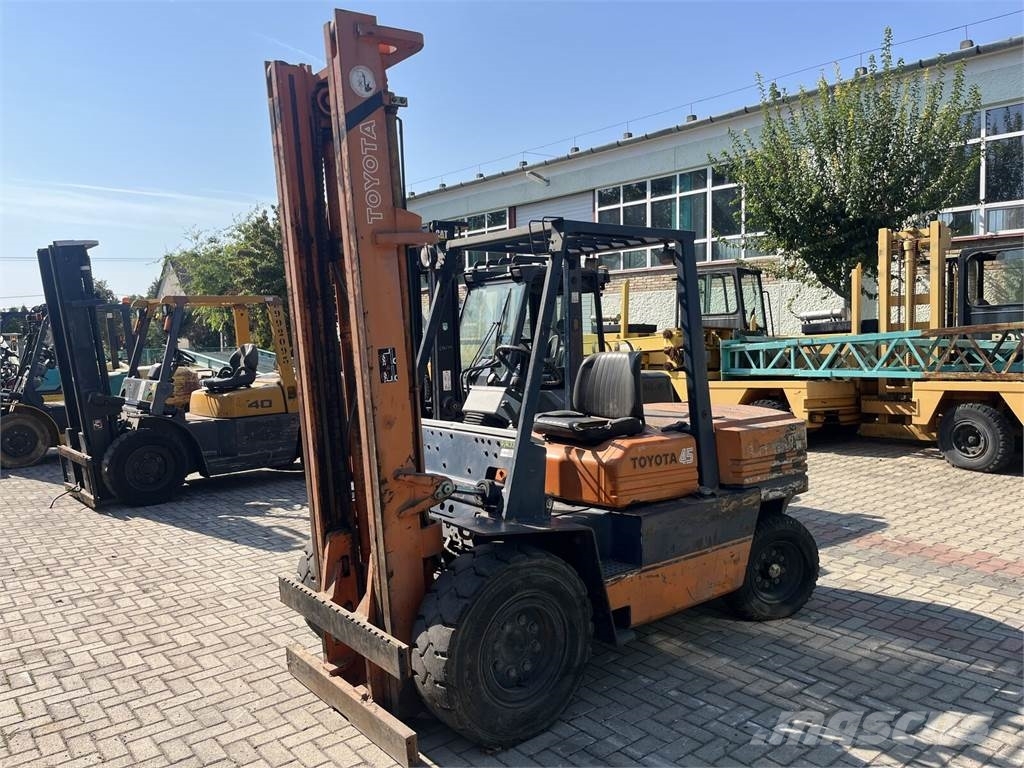 Toyota 5FD45 V-3633 OE Dieselmotviktstruckar