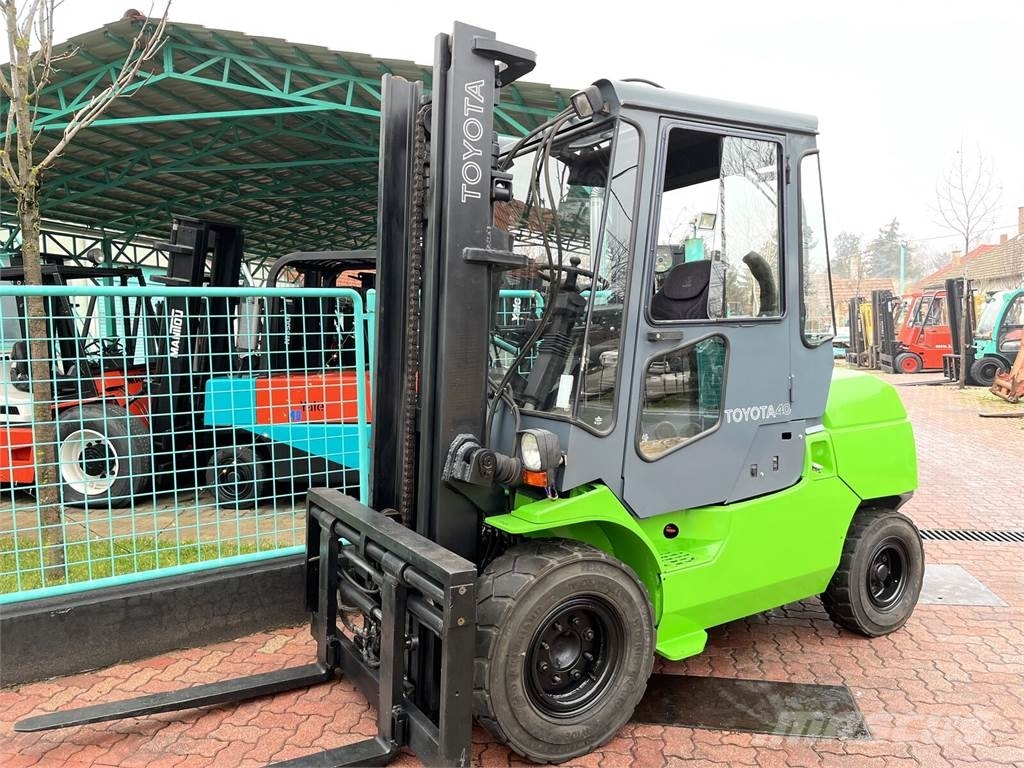 Toyota 7FD40 /02/ V-3749 FOR EXPORT ONLY 柴油卡車