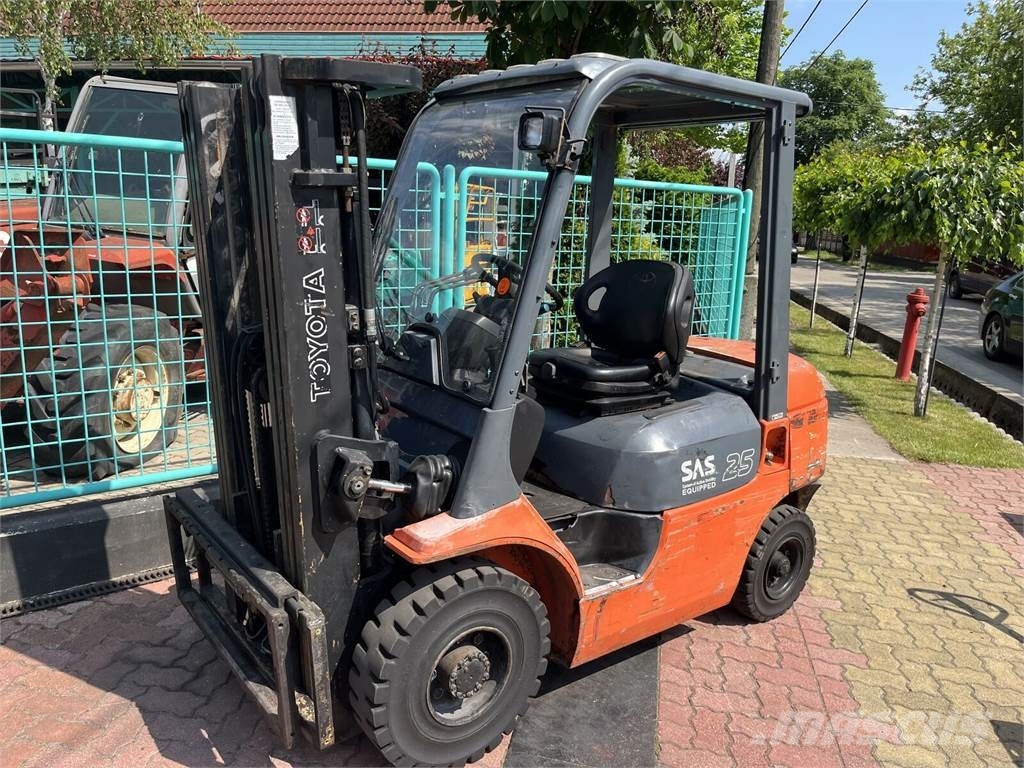 Toyota 7FDF25 V-3963 Dieselmotviktstruckar