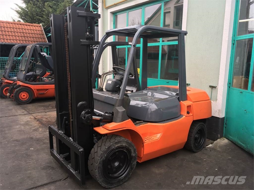 Toyota 7FDK-35 /02/ V-2920 OE Dieselmotviktstruckar