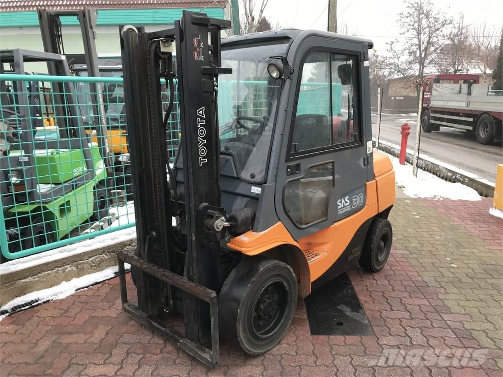Toyota 7FGF30 /02/ /DEMO/ V-3158 OL LPG heftrucks