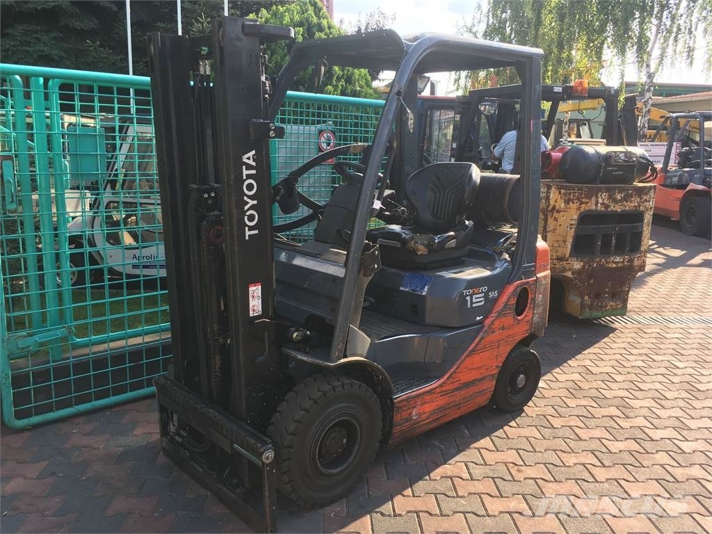 Toyota 8FGF-15 /02/ V-3098 OL Propan trucker