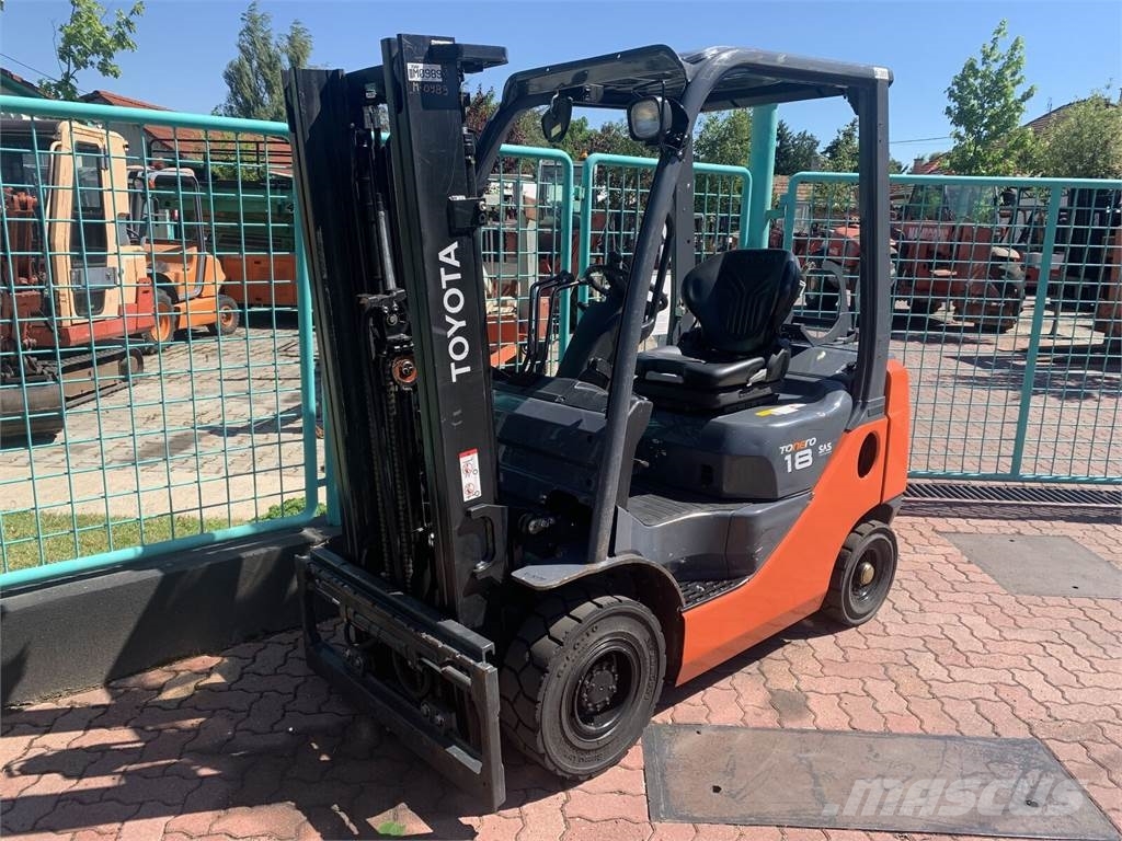 Toyota 8FGF18-32079 V-3099 OL Propan trucker
