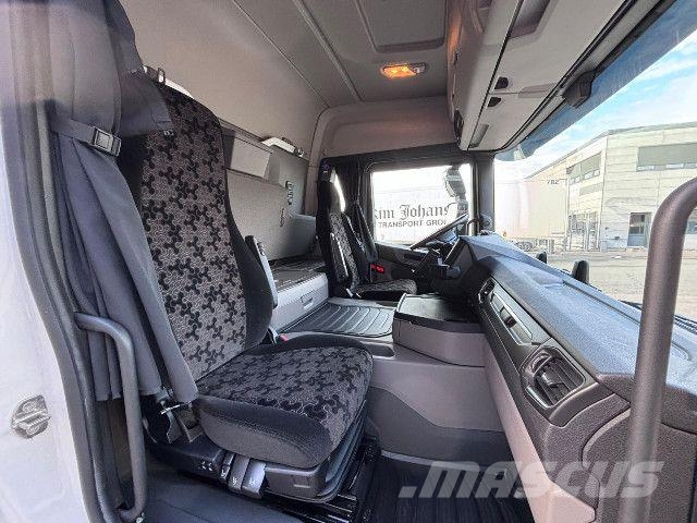 Scania P 250 B4x2NB 18 pl. Boks/Lift Kastenwagen