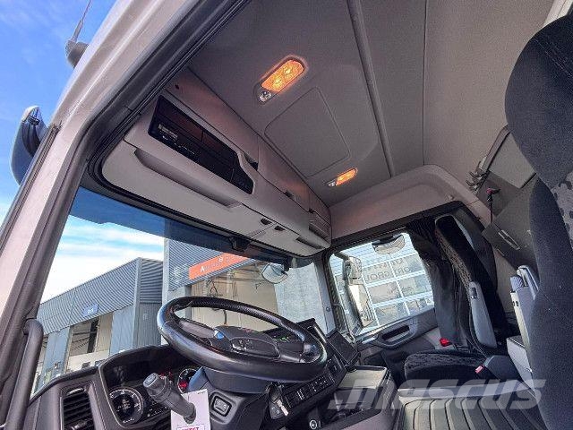 Scania P 250 B4x2NB 18 pl. Boks/Lift Kastenwagen