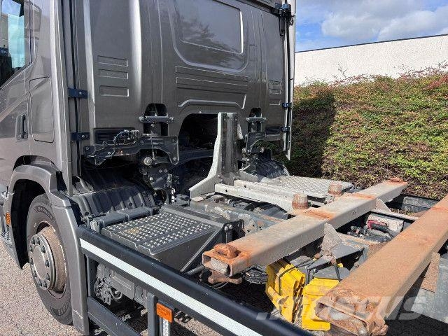 Scania P 360 B4x2NB - BDF swap body chassis with fold-awa 集装箱叉车