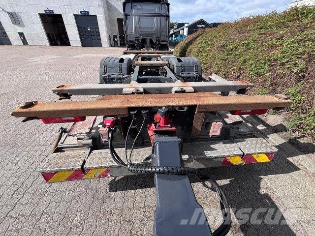 Scania P 360 B4x2NB - BDF swap body chassis with fold-awa 集装箱叉车