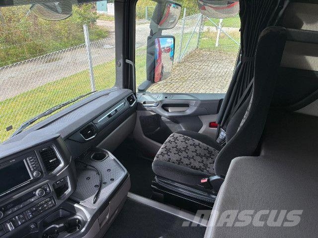 Scania R 500 A6x2NB - HMF kran 2820 Tractor Units
