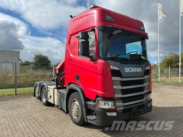 Scania R 500 A6x2NB - HMF kran 2820 Tractor Units
