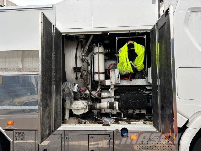 Scania R 500 B8x4*4NB Vacuum Cleaner شاحنات ذات صهاريج