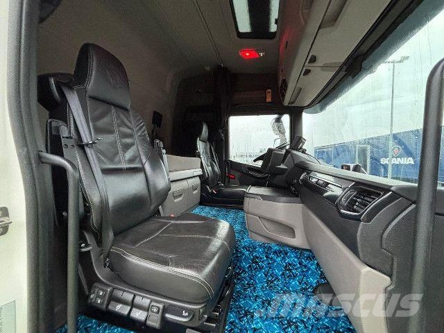 Scania R 500 B8x4*4NB Vacuum Cleaner شاحنات ذات صهاريج