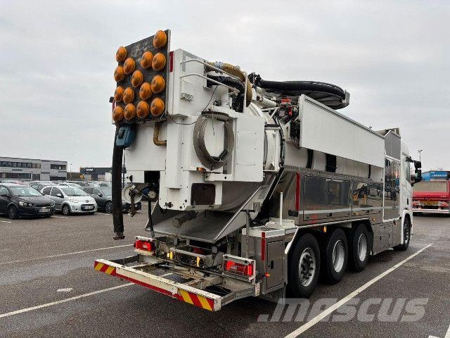 Scania R 500 B8x4*4NB Vacuum Cleaner شاحنات ذات صهاريج
