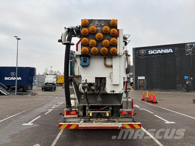 Scania R 500 B8x4*4NB Vacuum Cleaner شاحنات ذات صهاريج