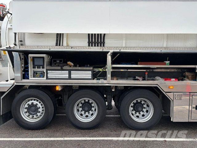 Scania R 500 B8x4*4NB Vacuum Cleaner شاحنات ذات صهاريج